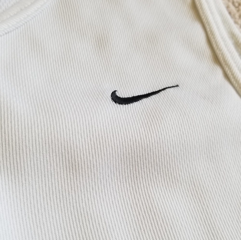 EUC xs white nike tank top - Picture 3 of 6